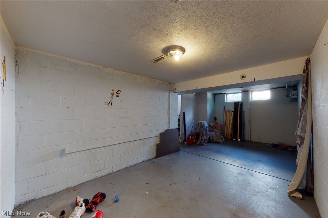 2808-2812 Snow Road Cleveland, OH 44134 - Photo 16 of 32