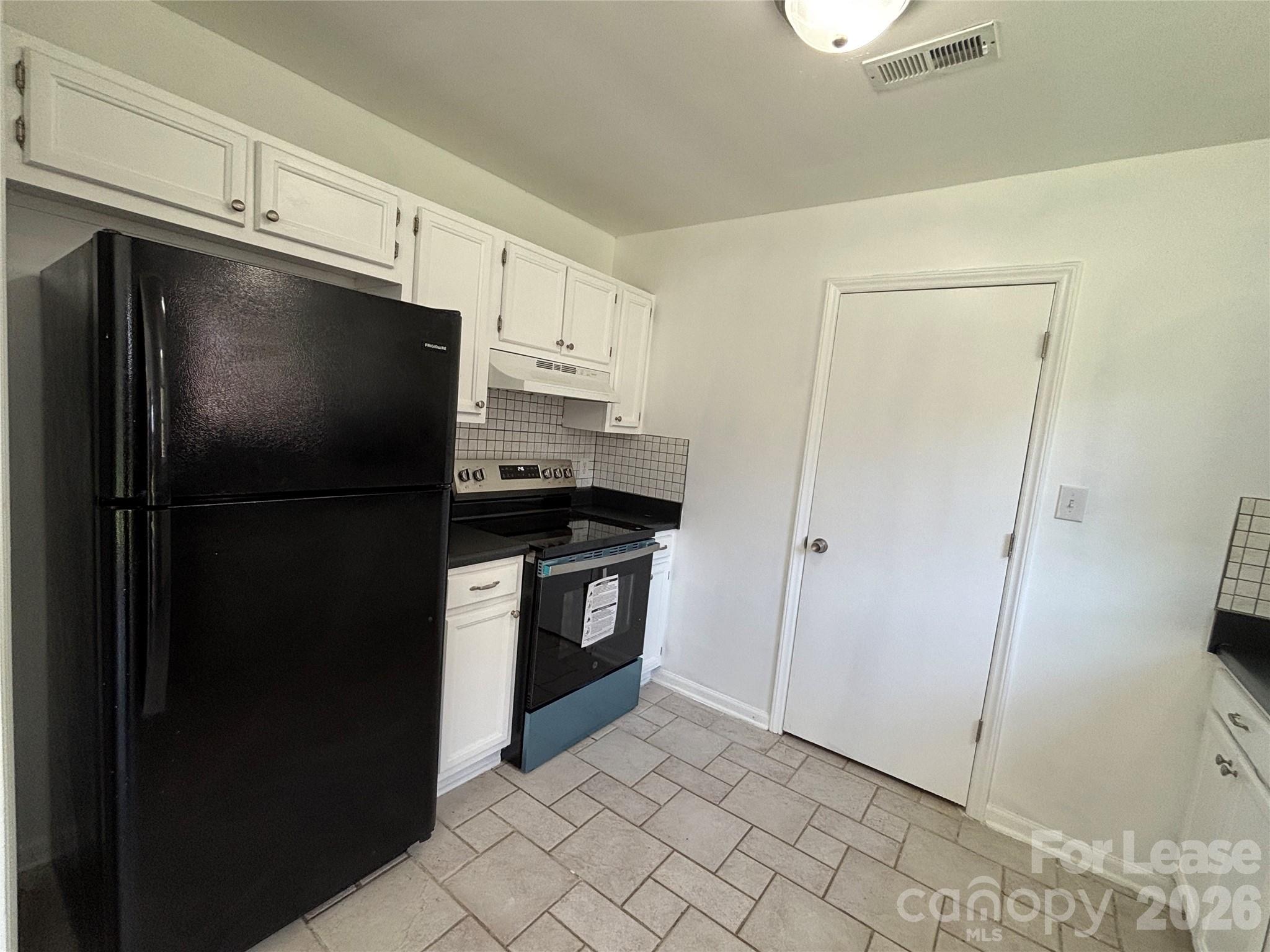 9419 Oren Thompson Road Charlotte, NC 28213 - Photo 8 of 32