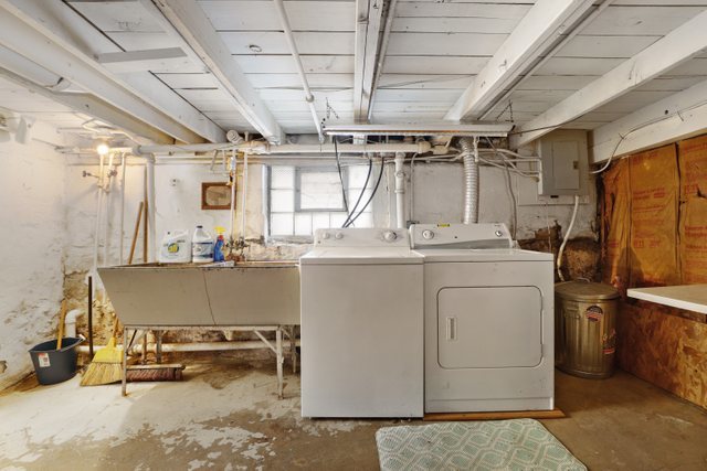 12504 Maple Avenue Blue Island, IL 60406 - Photo 21 of 25 a room with storage and utility