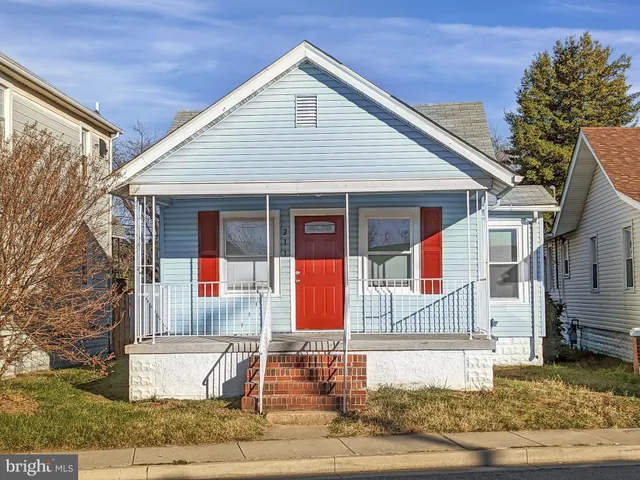 $1,800 | 211 Main Street, Dundalk, MD 21222