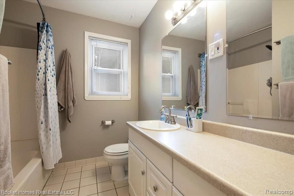 46617 Dequindre Road Rochester Hills, MI 48307 - Photo 18 of 24