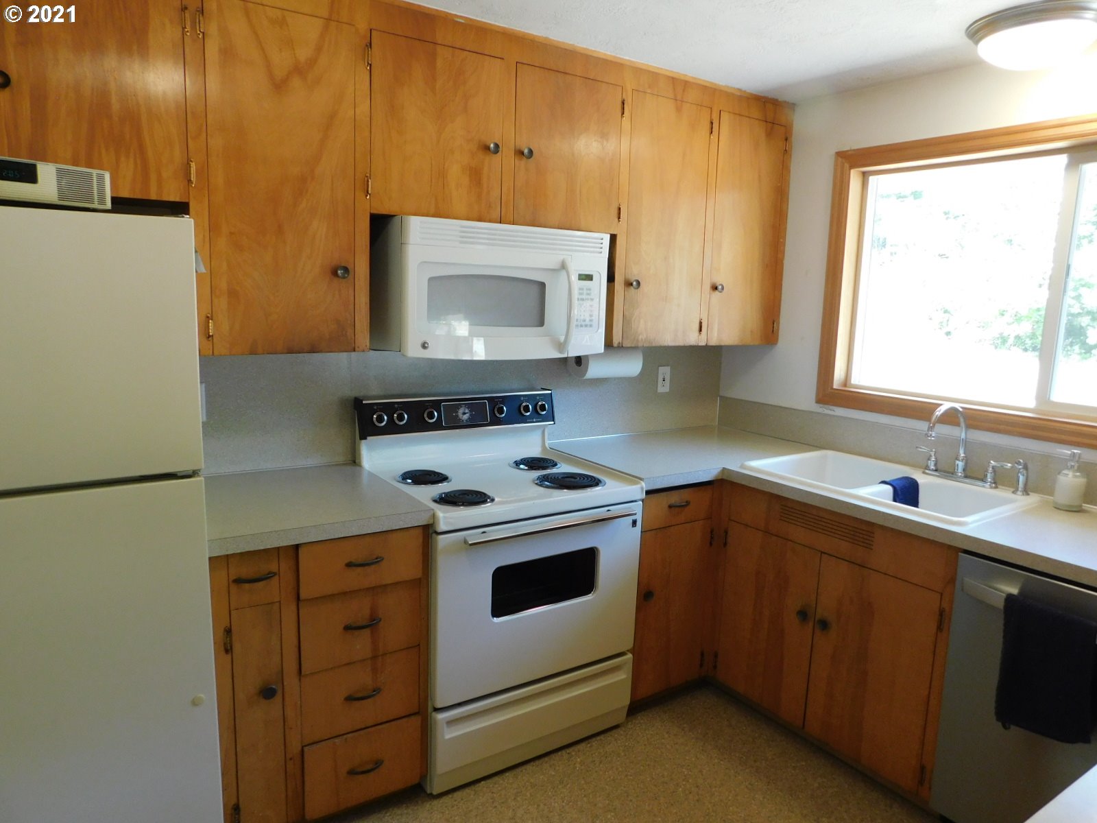 21652 Vaughn Road Veneta, OR 97487 - Photo 18 of 32 Gallery Image 18