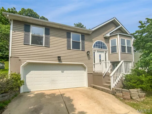 $291,000 | 109 Wynstay Avenue, Valley Park, MO 63088