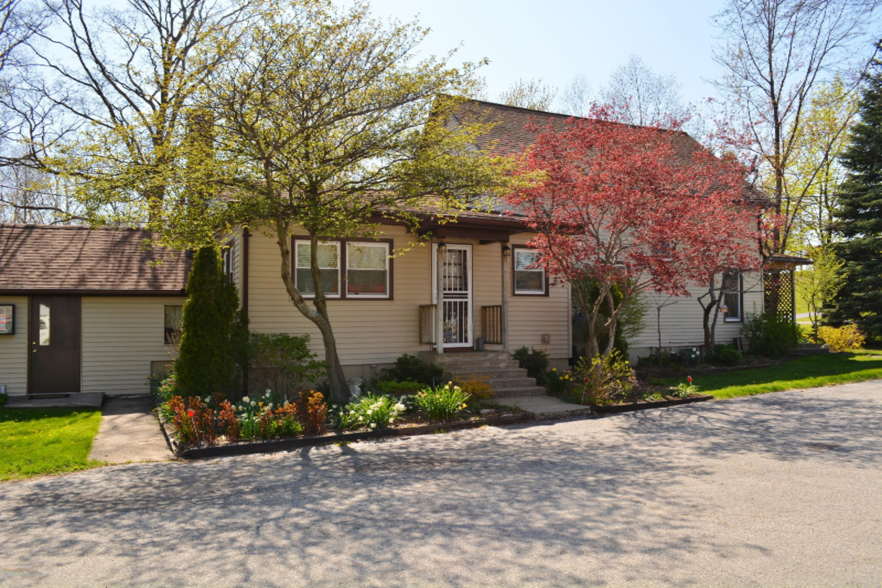 10545 Singer Lake Road Baroda, MI 49101 - Photo 3 of 56 DSC_1095