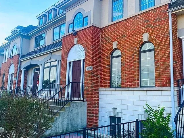 $3,200 | 2023 Alta Vista Court, Naperville, IL 60563