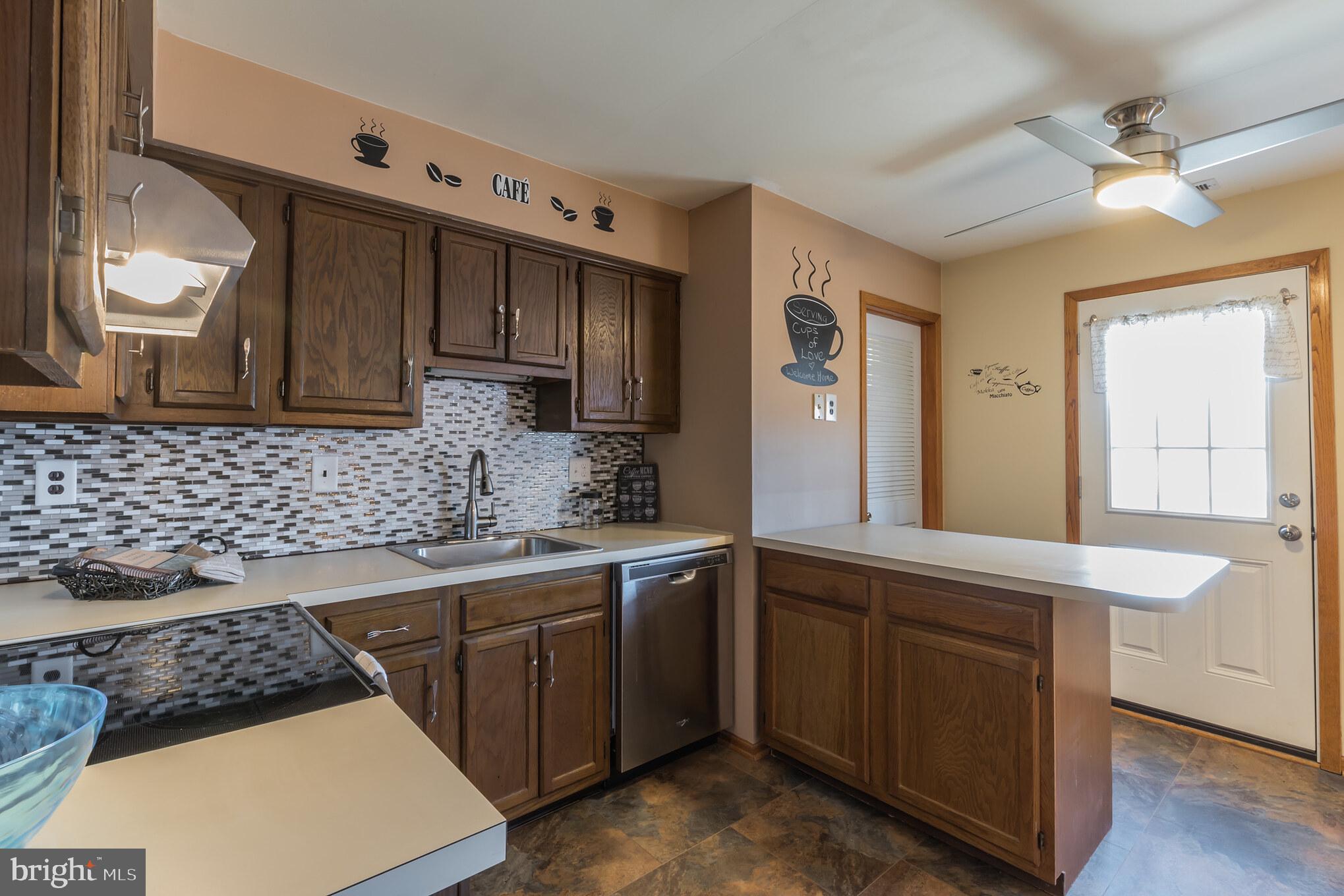 1012 South Beecham Road Williamstown, NJ 08094 - Photo 4 of 26