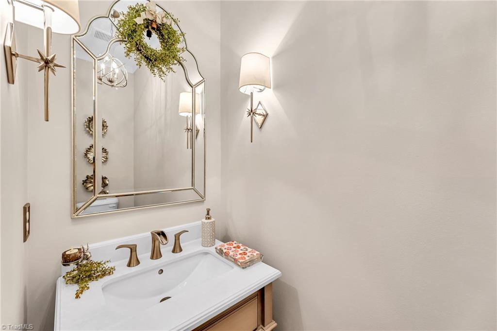 2242 Renaissance Lane High Point, NC 27262 - Photo 18 of 35 Gallery Image 18