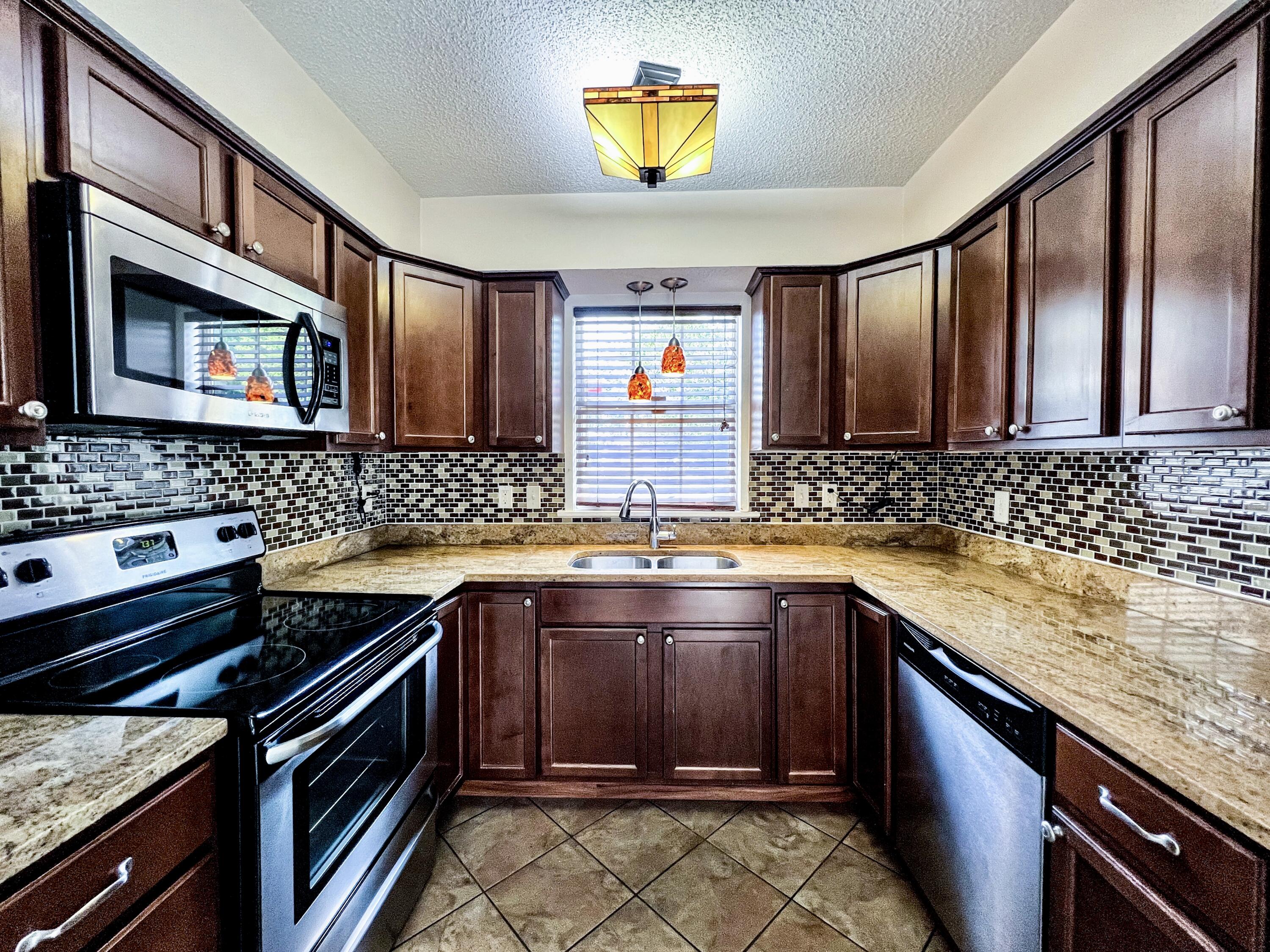 4066 Indigo Ridge Drive North Charleston, SC 29420 - Photo 8 of 20 4066 Indigo Ridge Dr