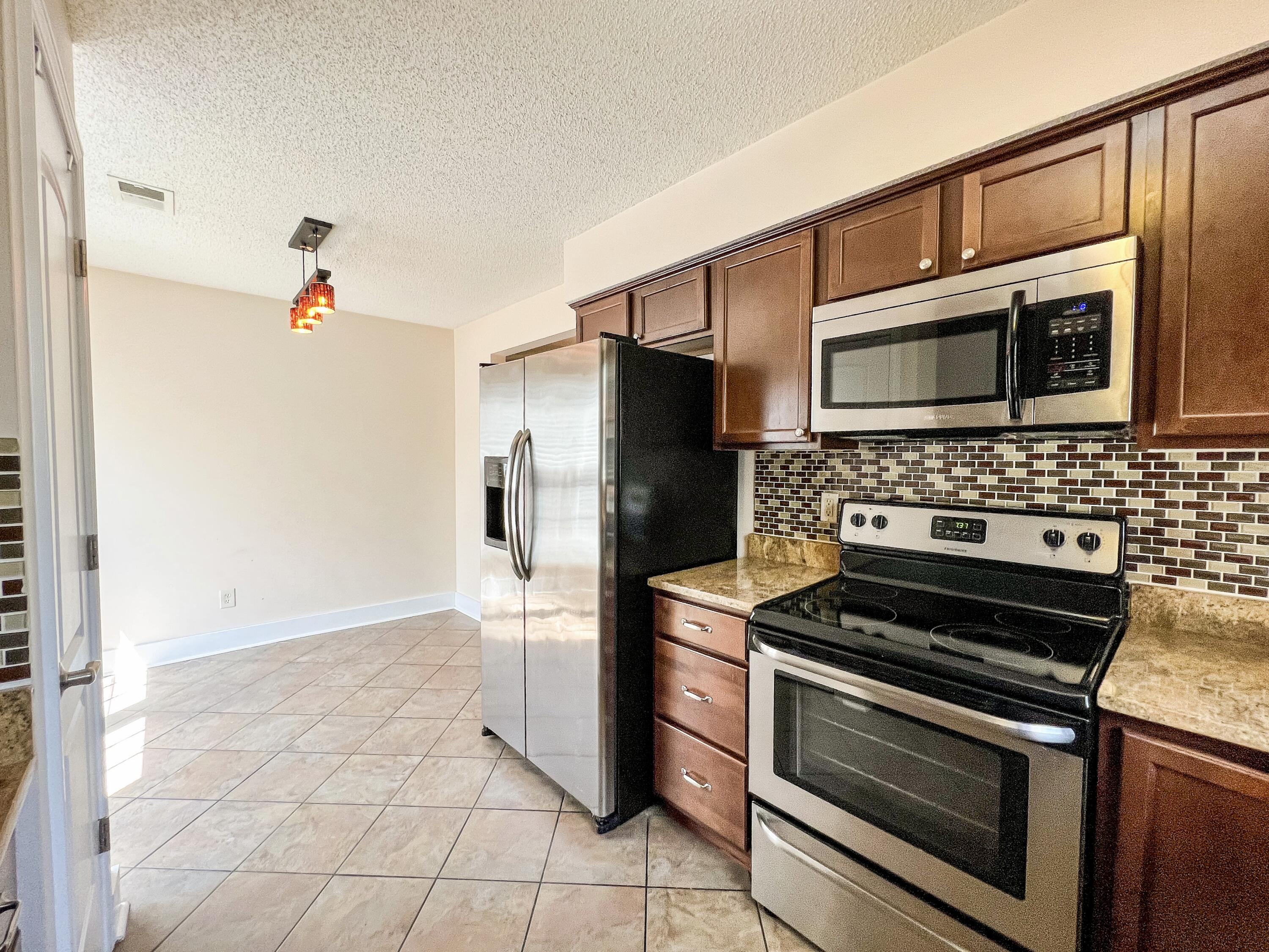 4066 Indigo Ridge Drive North Charleston, SC 29420 - Photo 9 of 20 4066 Indigo Ridge Dr