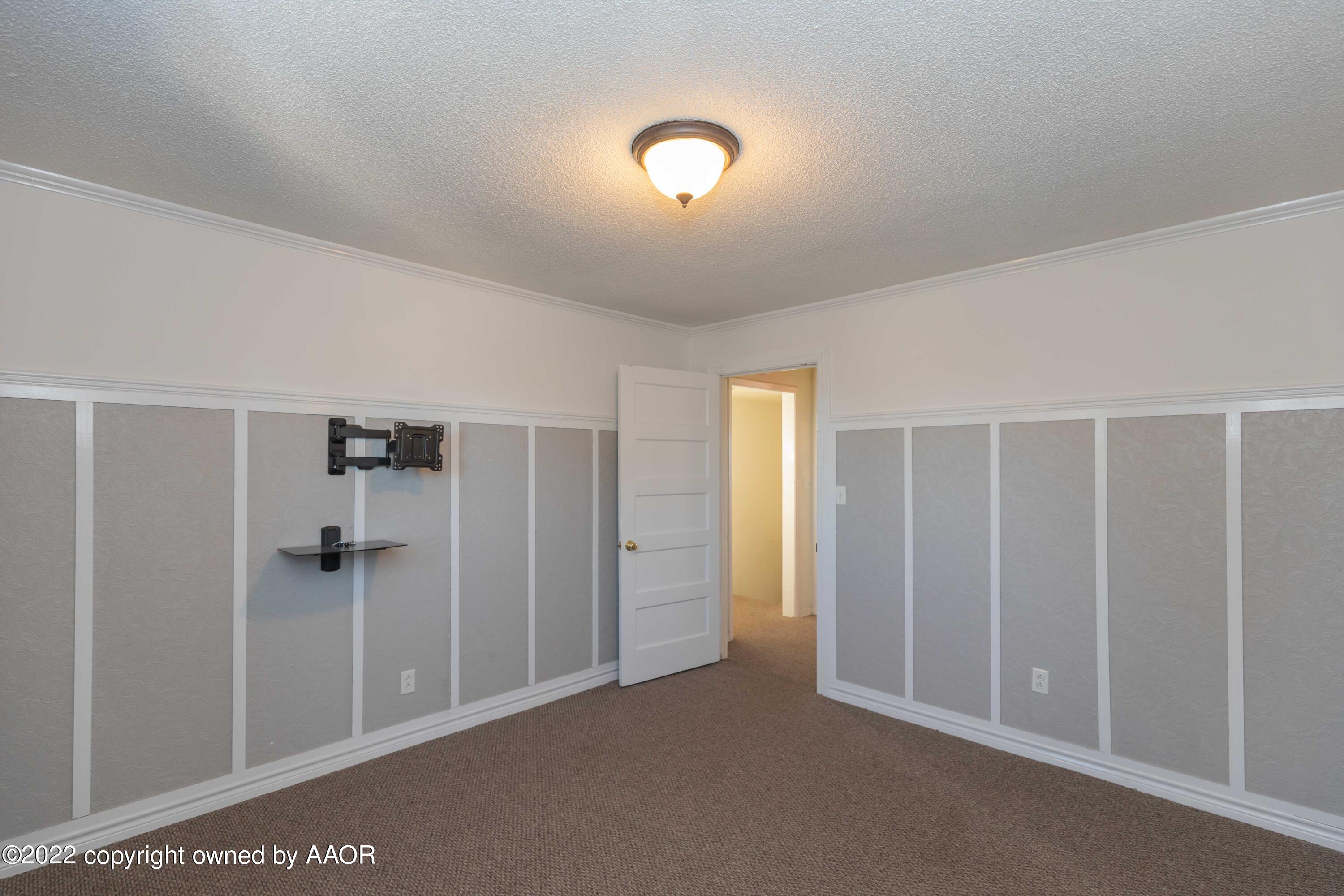 1302 Potter Street Borger, TX 79007 - Photo 46 of 53 OFFICE VIEW 3