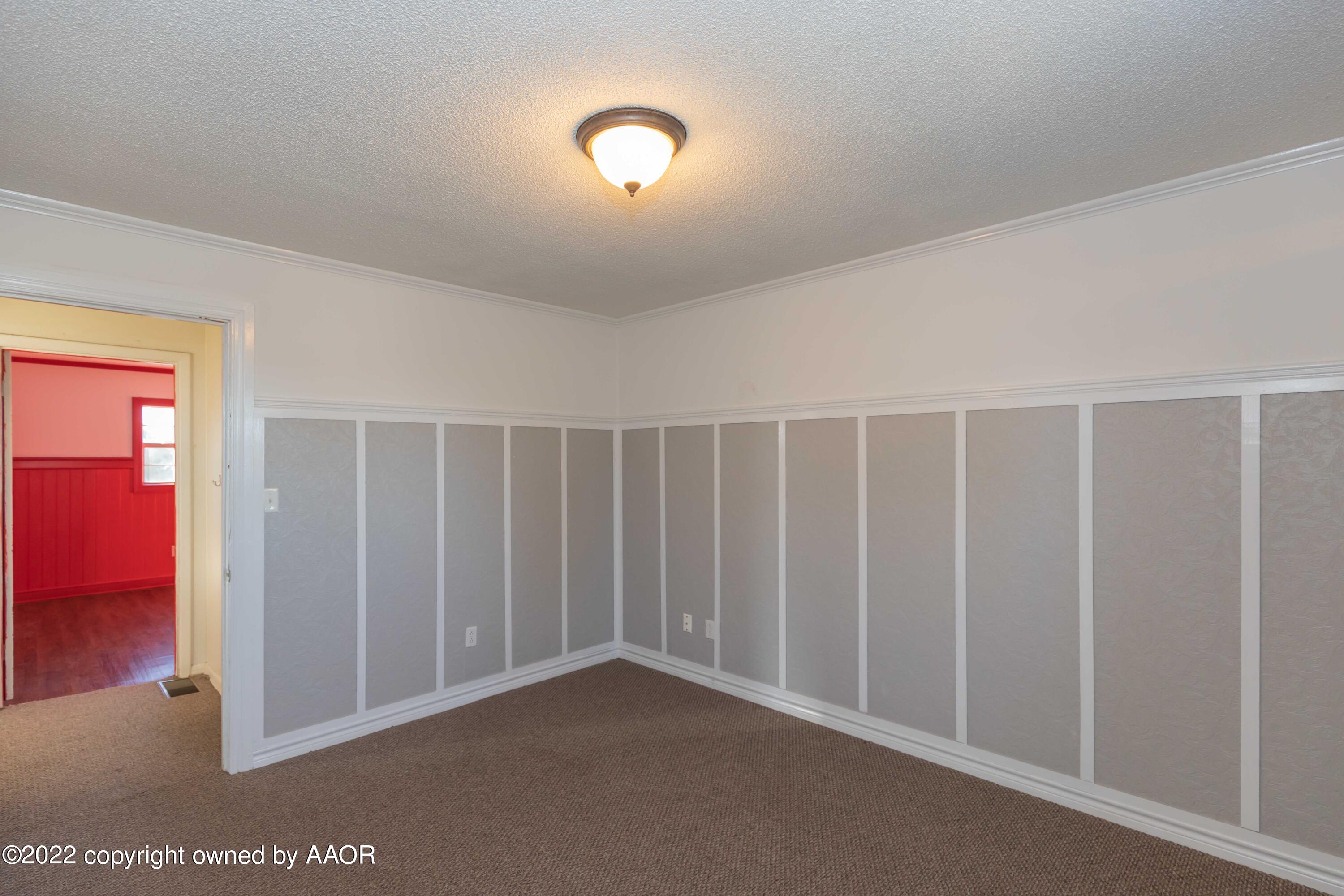 1302 Potter Street Borger, TX 79007 - Photo 47 of 53 a view of a livingroom with an entryway