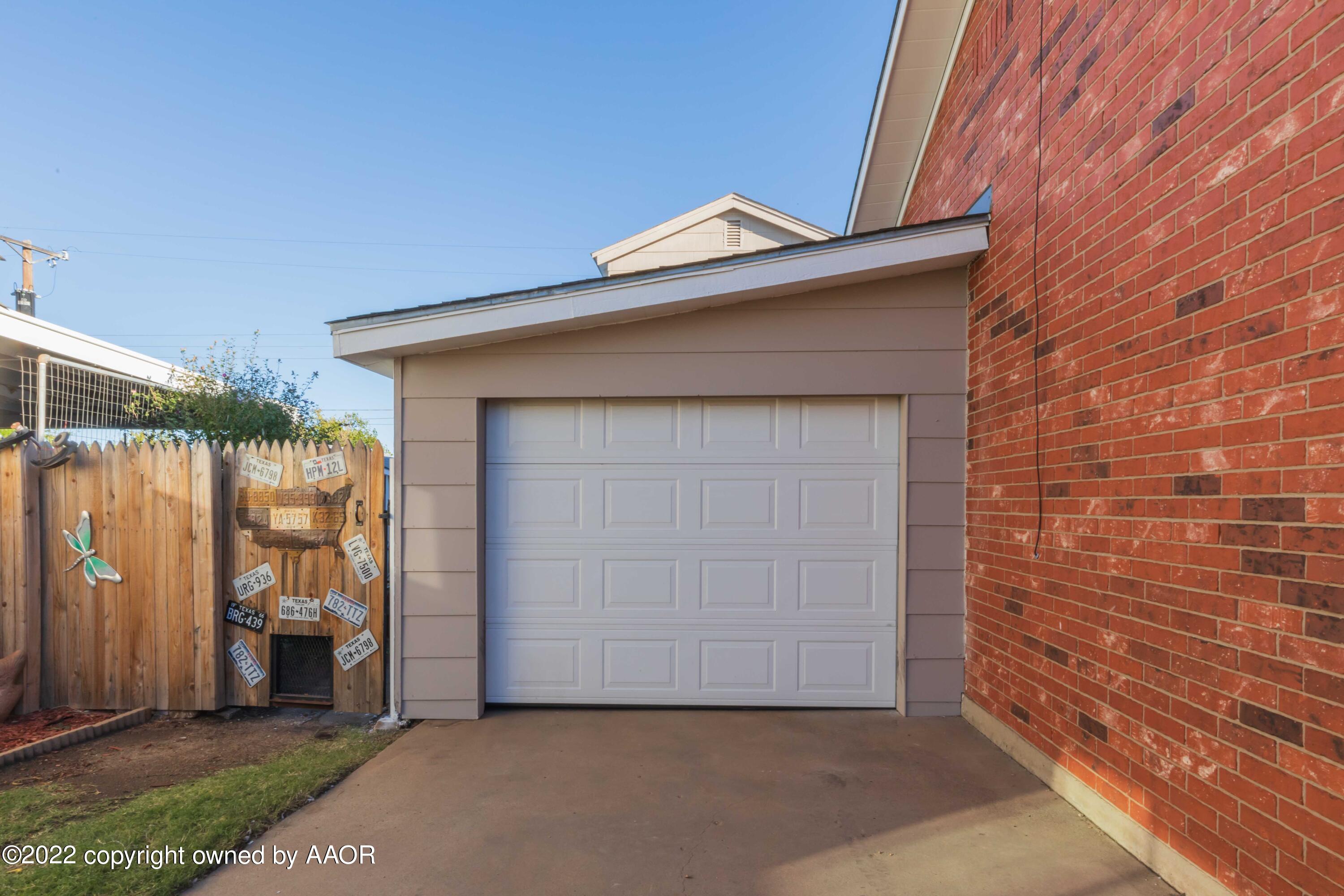 1302 Potter Street Borger, TX 79007 - Photo 50 of 53 a front view of a house with garage