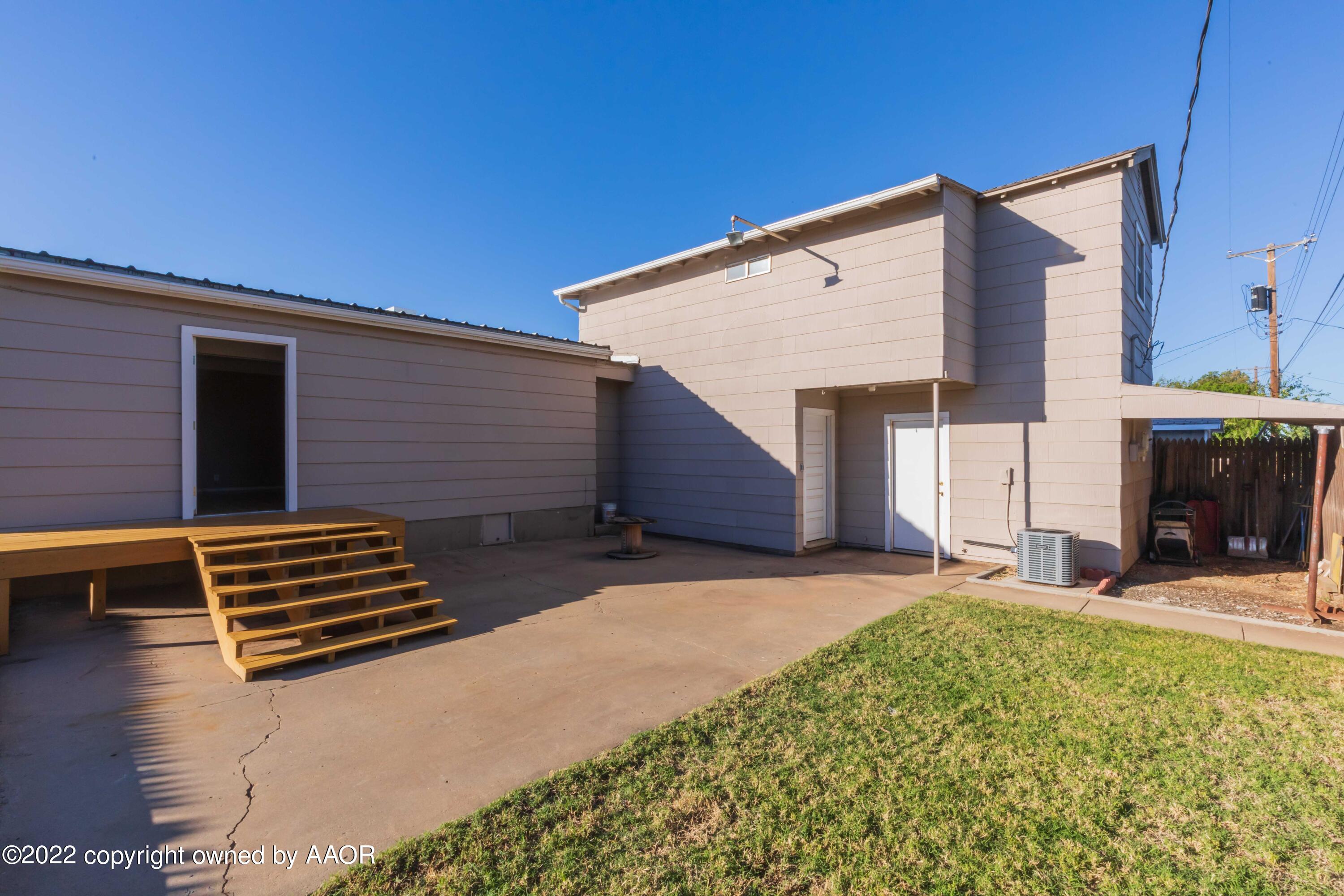 1302 Potter Street Borger, TX 79007 - Photo 52 of 53 a front view of a house with a yard