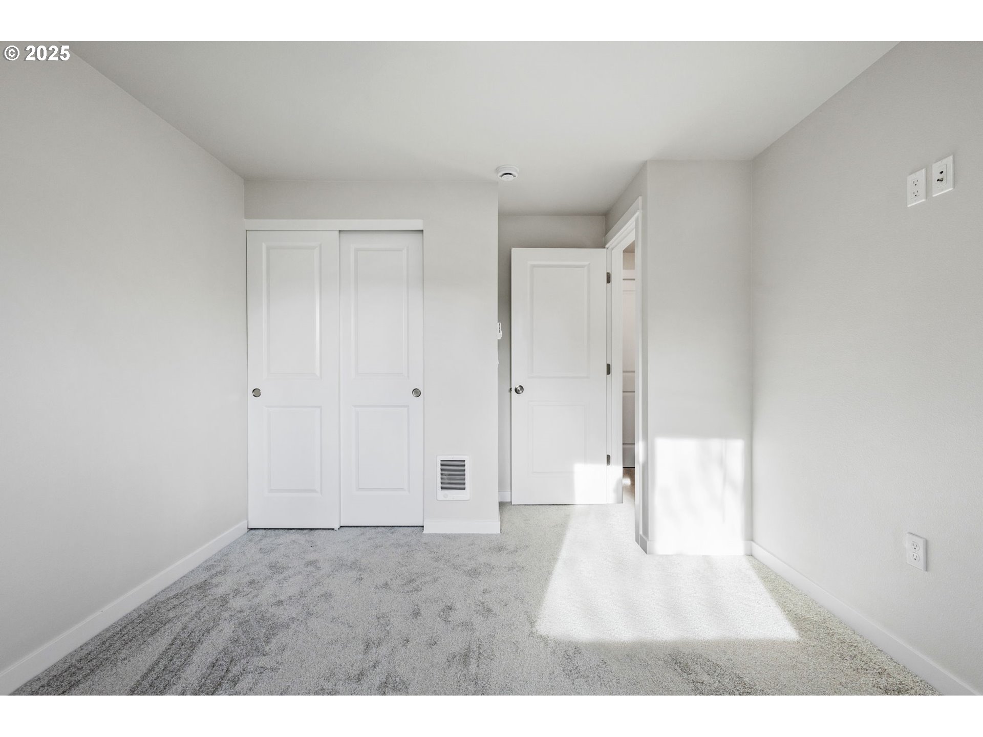 3619 Green River Road Sweet Home, OR 97386 - Photo 19 of 38 a view of an empty room
