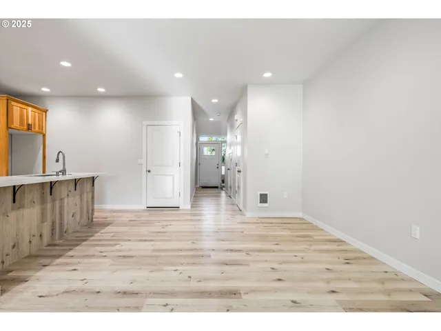 $355,000 | 3619 Green River Road, Sweet Home, OR 97386