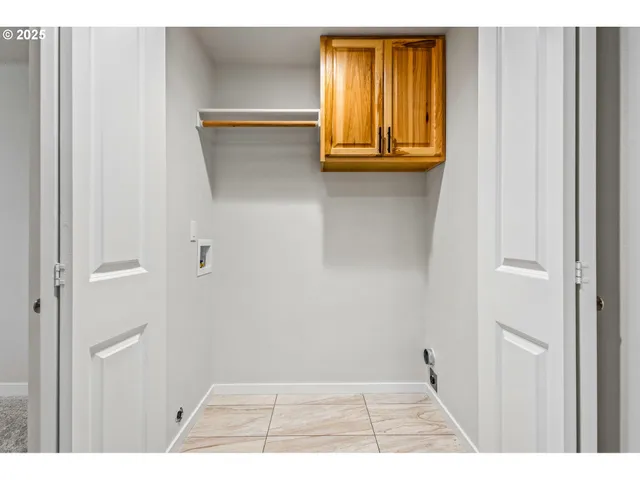 $355,000 | 3619 Green River Road, Sweet Home, OR 97386