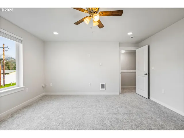 $355,000 | 3619 Green River Road, Sweet Home, OR 97386