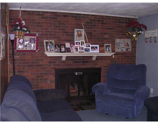 110 Strawberry Field Road Warwick, RI 02886 - Photo 7 of 12 Living Room.