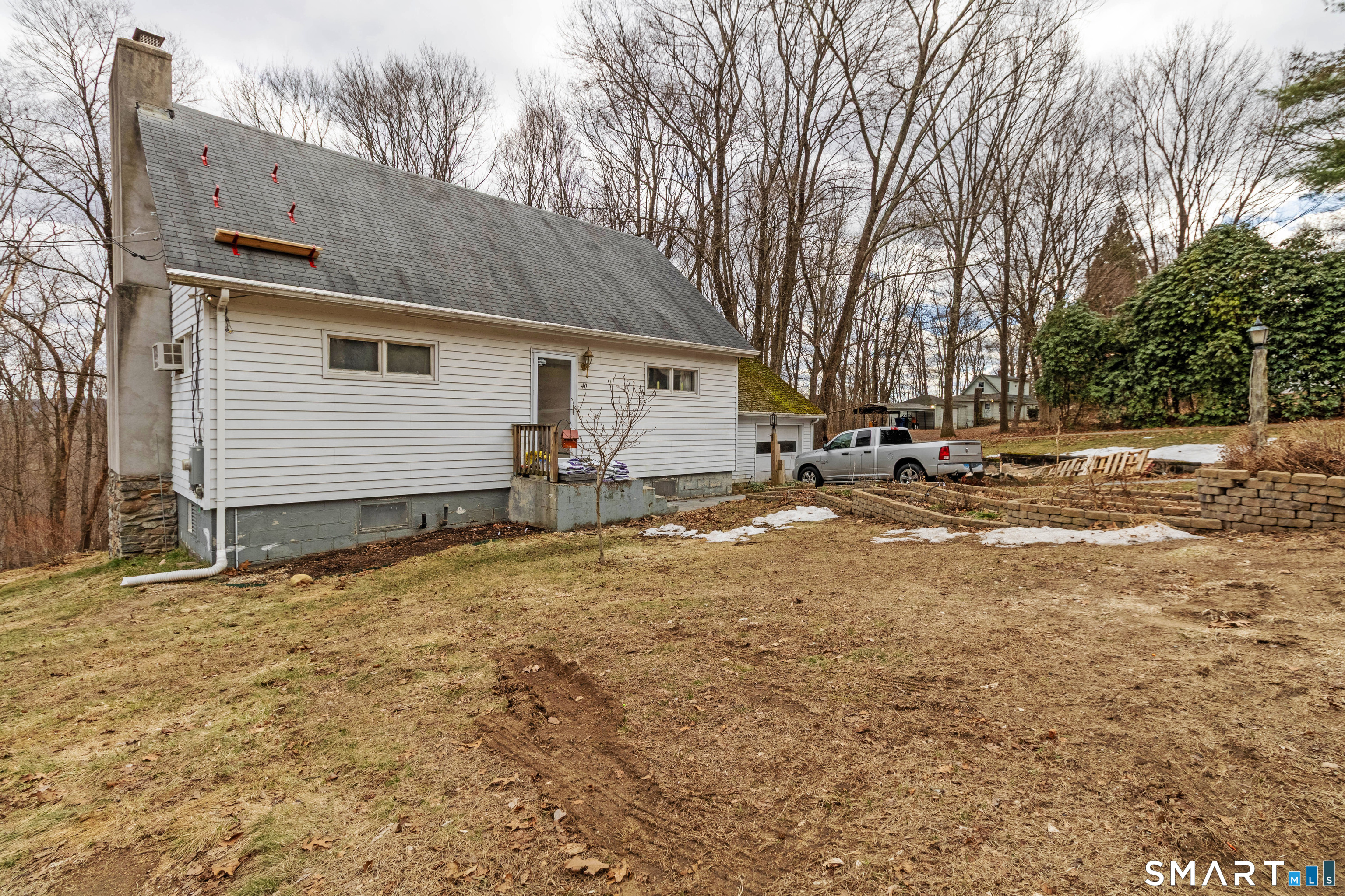 40 Sanitarium Road Windham, CT 06226 - Photo 1 of 33 a view of a yard with a large tree