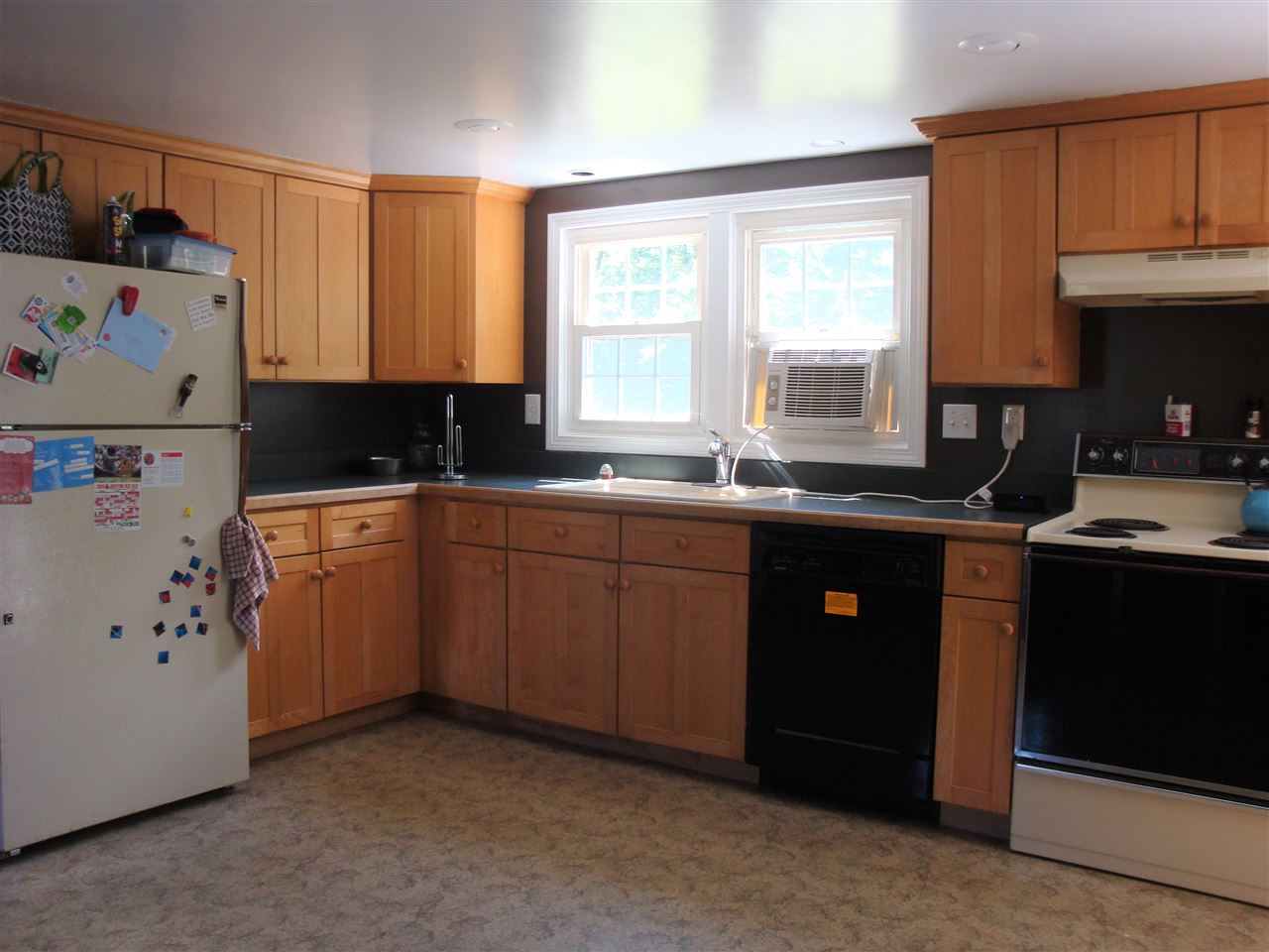 230 Ashuelot Street Winchester, NH 03470 - Photo 4 of 26 Gallery Image 4