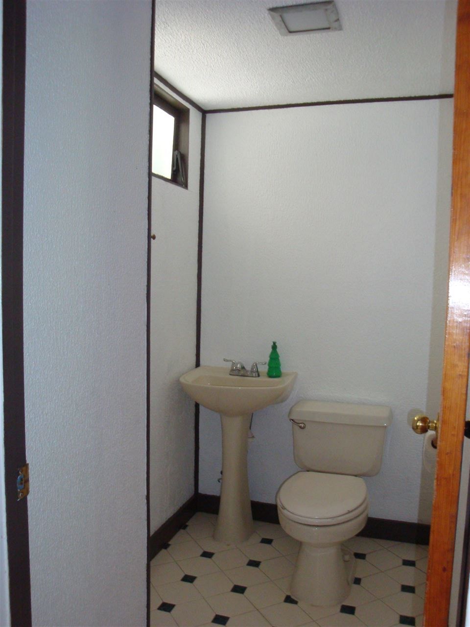 230 Ashuelot Street Winchester, NH 03470 - Photo 10 of 26 Gallery Image 10
