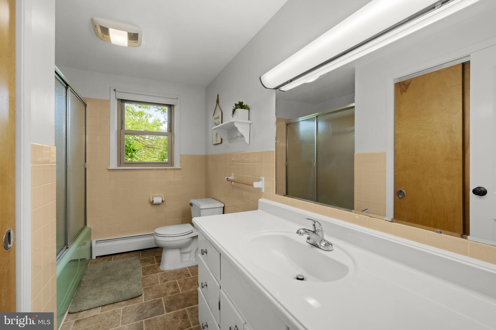 1160 Narvon Road Narvon, PA 17555 - Photo 43 of 64 a bathroom with a sink a toilet and shower