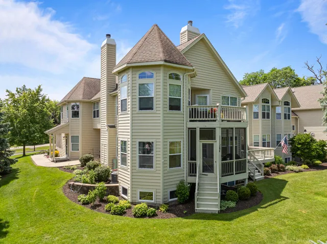 $485,000 | 1018 Terrace Court, Unit 435M, Geneva, WI 53147