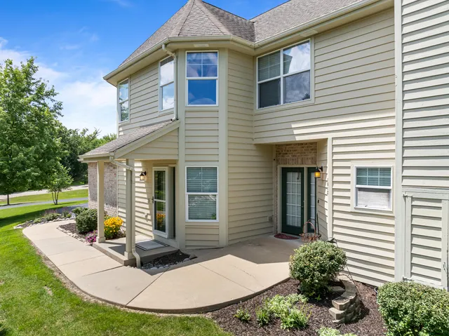 $485,000 | 1018 Terrace Court, Unit 435M, Geneva, WI 53147
