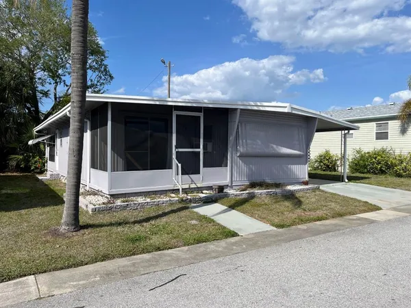 $1,395 | 2505 East Bay Drive, Unit 77, Largo, FL 33771