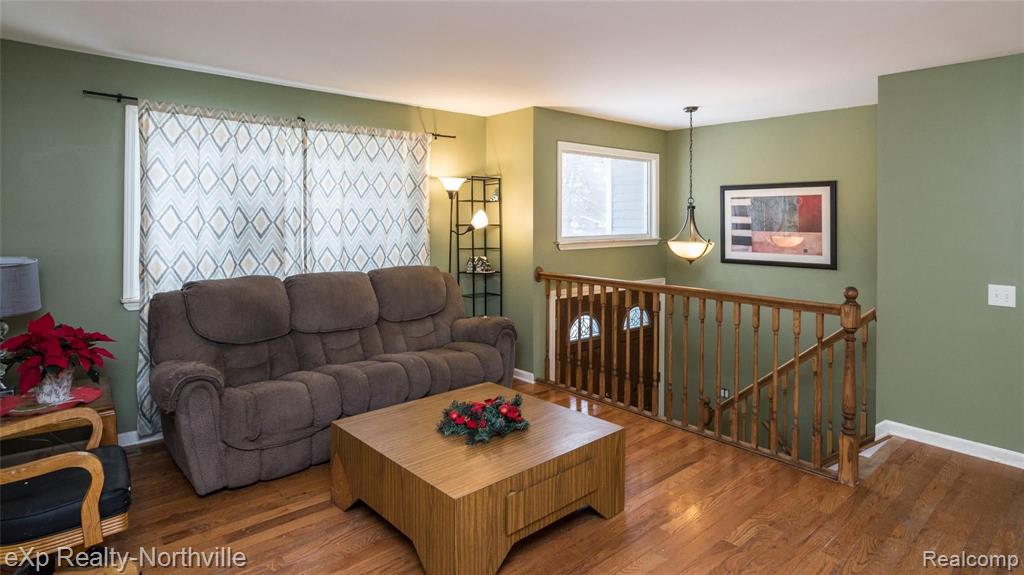 704 West Baker Road Highland, MI 48357 - Photo 11 of 40 Gallery Image 11