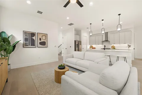 $1,099,000 | 1702 Pennsylvania Avenue, Austin, TX 78702