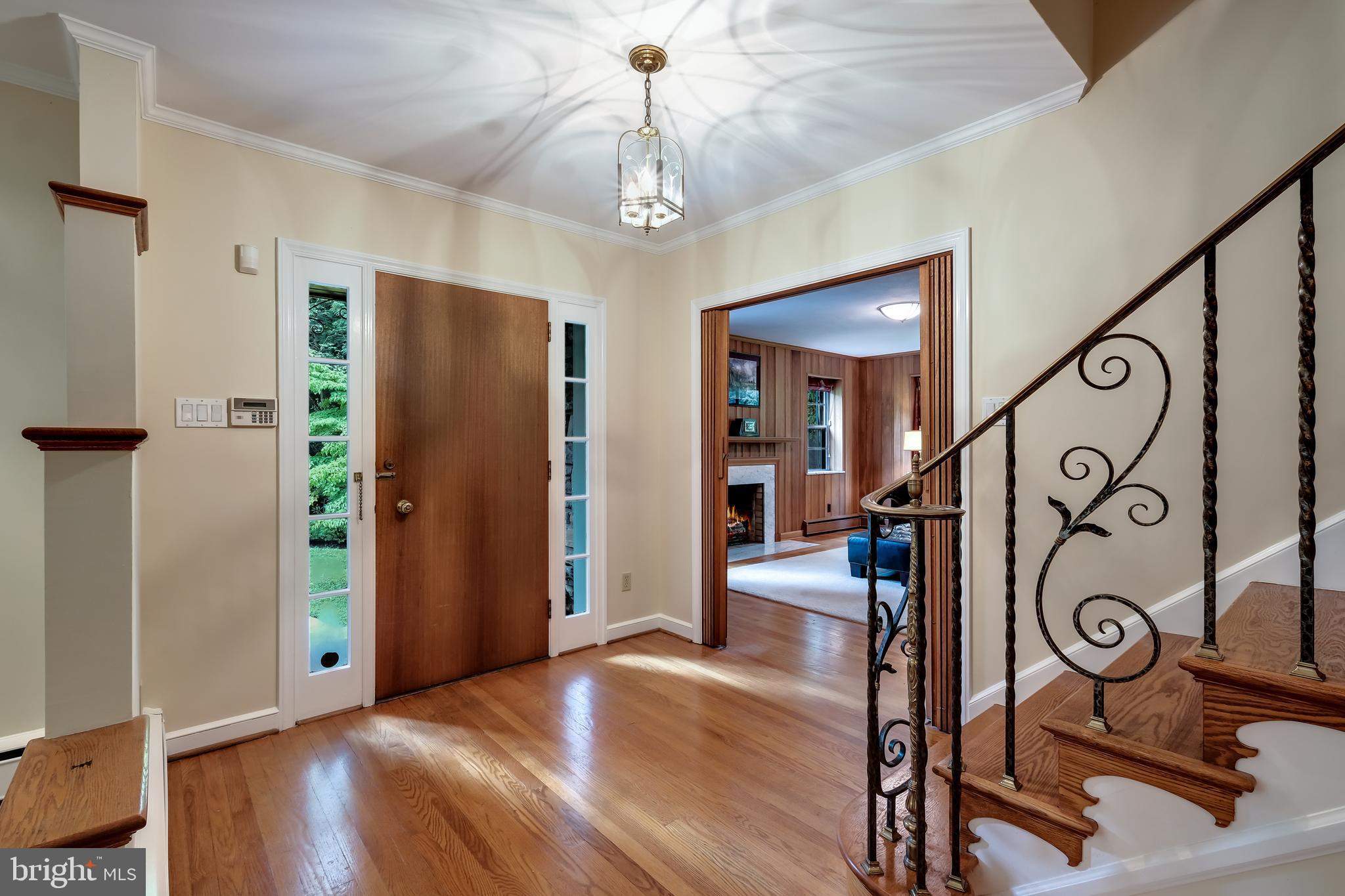 800 Chauncey Road Penn Valley, PA 19072 - Photo 11 of 35 Entry - Decorative iron banister