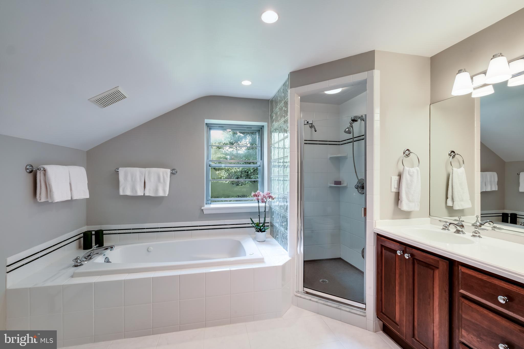 800 Chauncey Road Penn Valley, PA 19072 - Photo 20 of 35 Master Bathroom