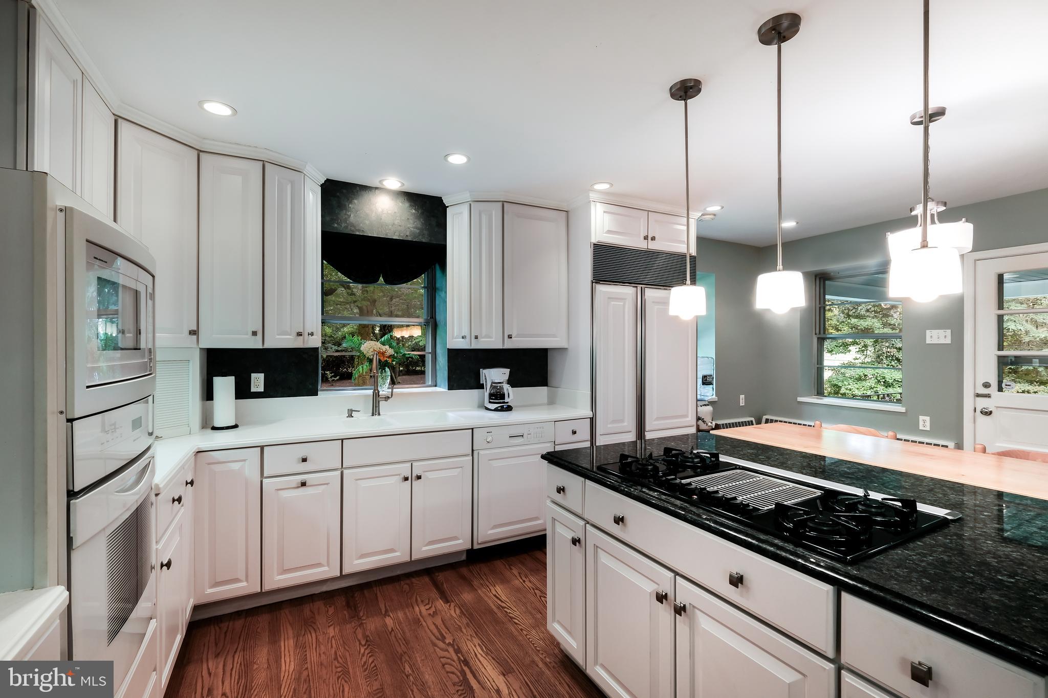 800 Chauncey Road Penn Valley, PA 19072 - Photo 7 of 35 SubZero Ref/Fr, Jenn Aire Oven & Micro