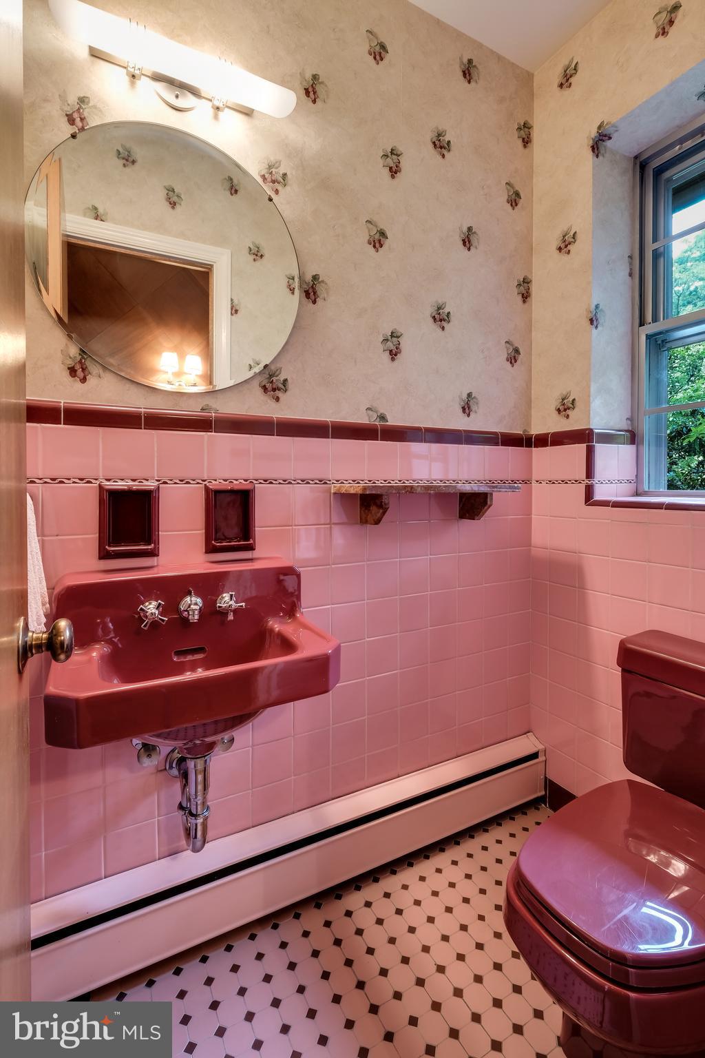 800 Chauncey Road Penn Valley, PA 19072 - Photo 10 of 35 Powder Room