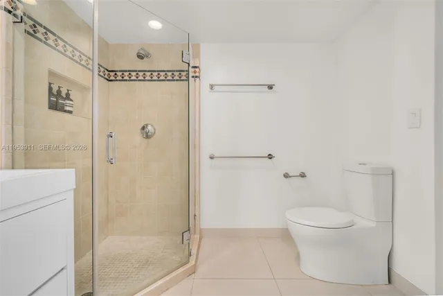 $4,000 | 800 Claughton Island Drive, Unit 2801, Miami, FL 33131