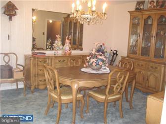 2102 Vista Street Philadelphia, PA 19152 - Photo 4 of 12 Dining Room