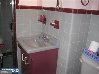 2102 Vista Street Philadelphia, PA 19152 - Photo 8 of 12 Bathroom