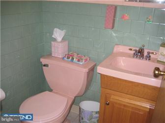 2102 Vista Street Philadelphia, PA 19152 - Photo 9 of 12 Bathroom