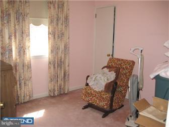 2102 Vista Street Philadelphia, PA 19152 - Photo 10 of 12 Bedroom 2