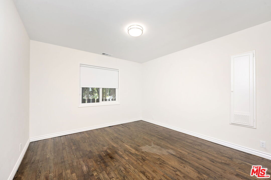 2007 East Villa Street, Unit A Pasadena, CA 91107 - Photo 7 of 12 a view of an empty room