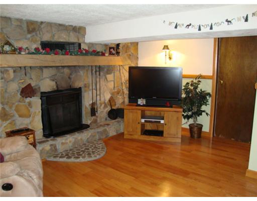 155 Mellingertown Road Mount Pleasant, PA 15666 - Photo 10 of 14 Family Room.