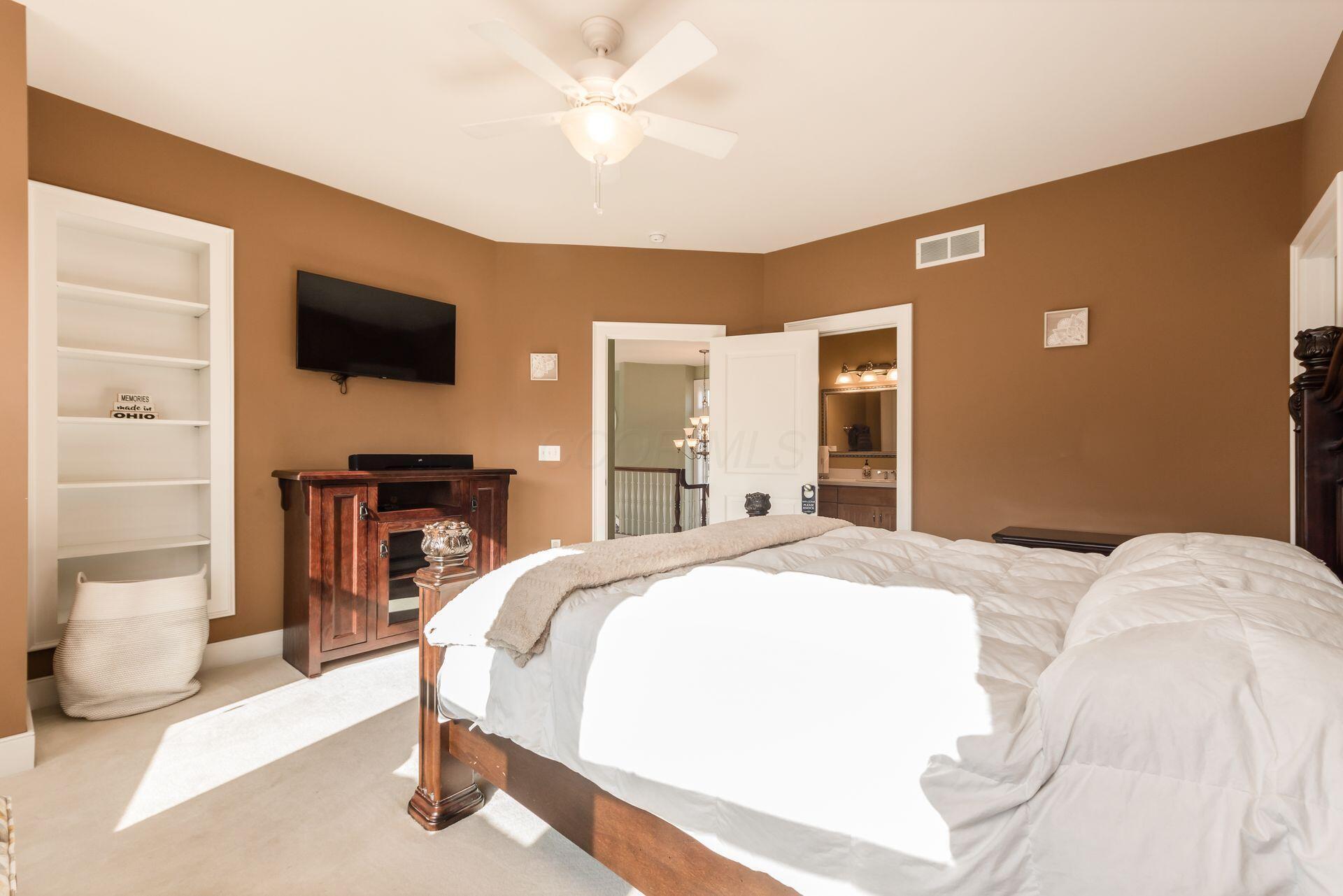 16187 Kreashbaum Road Rockbridge, OH 43149 - Photo 50 of 66 Ensuite bedroom.