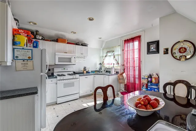 $899,777 | 461 Linwood Avenue, Buffalo, NY 14209