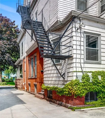 $899,777 | 461 Linwood Avenue, Buffalo, NY 14209