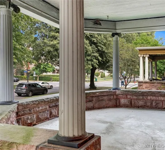 $899,777 | 461 Linwood Avenue, Buffalo, NY 14209