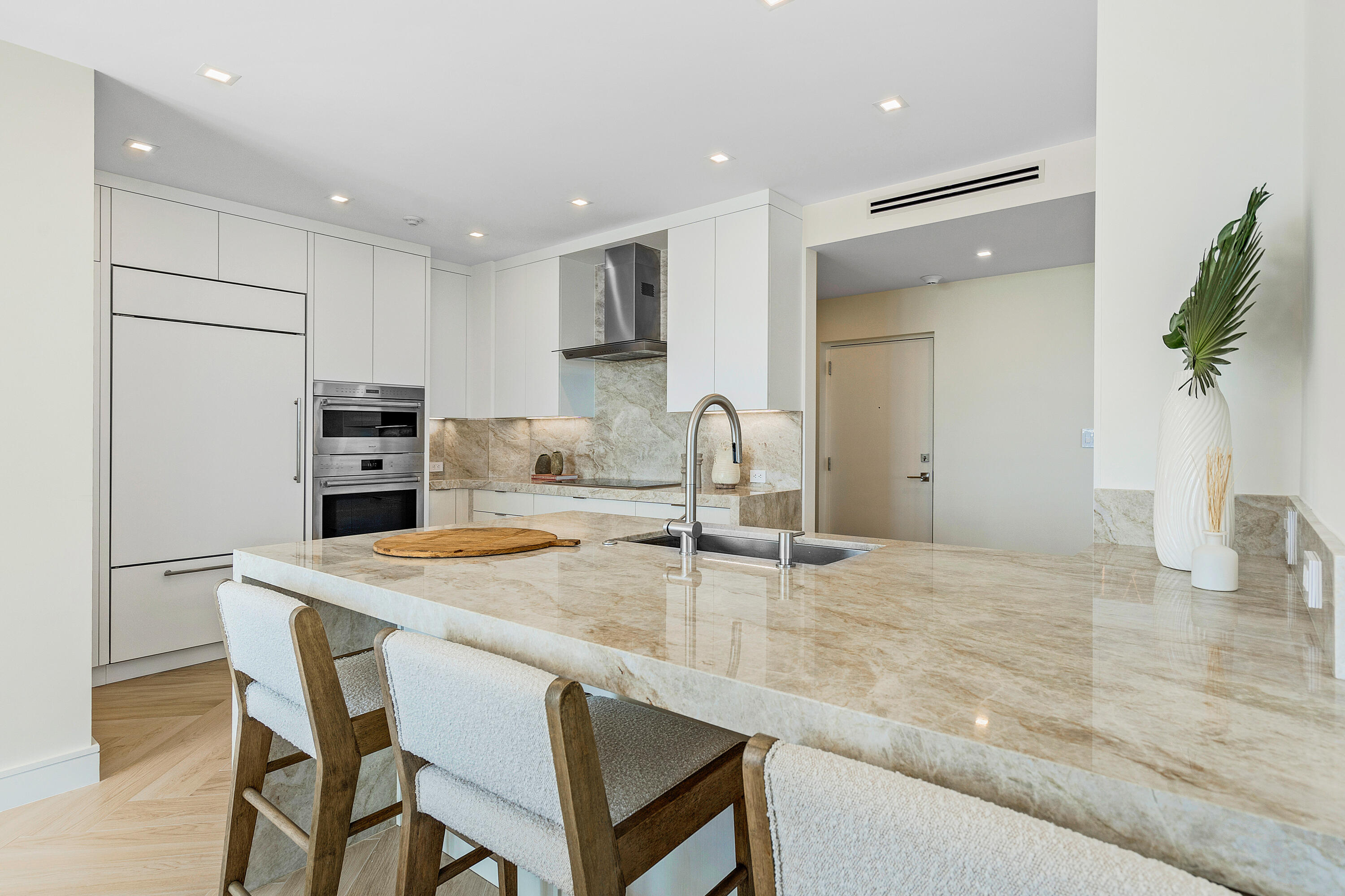 2150 Ibis Isle Road, Unit 17 Palm Beach, FL 33480 - Photo 9 of 43 013-2150IbisIsleRoad-PalmBeach-FL-33480-