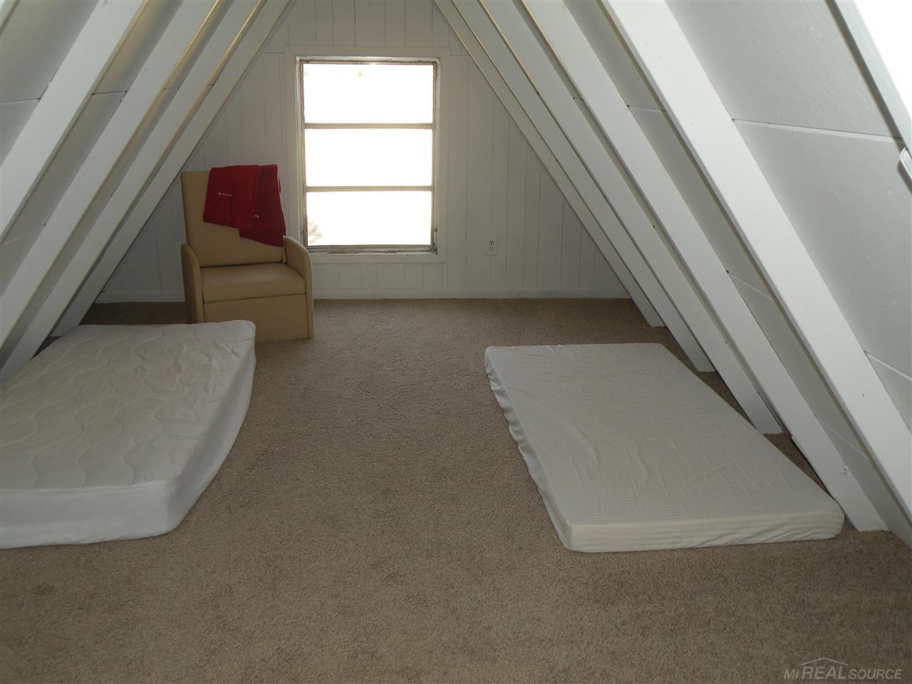 6277 Lakeshore Road Lexington, MI 48450 - Photo 20 of 26 31346117-19.JPG