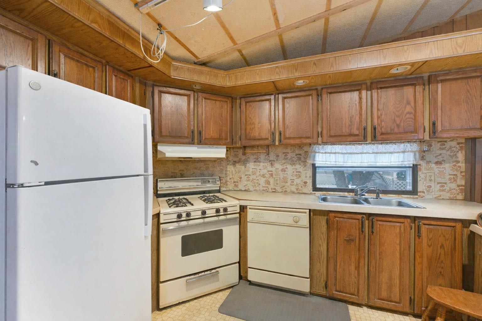 178 Taylor Street Milton, VT 05468 - Photo 8 of 22