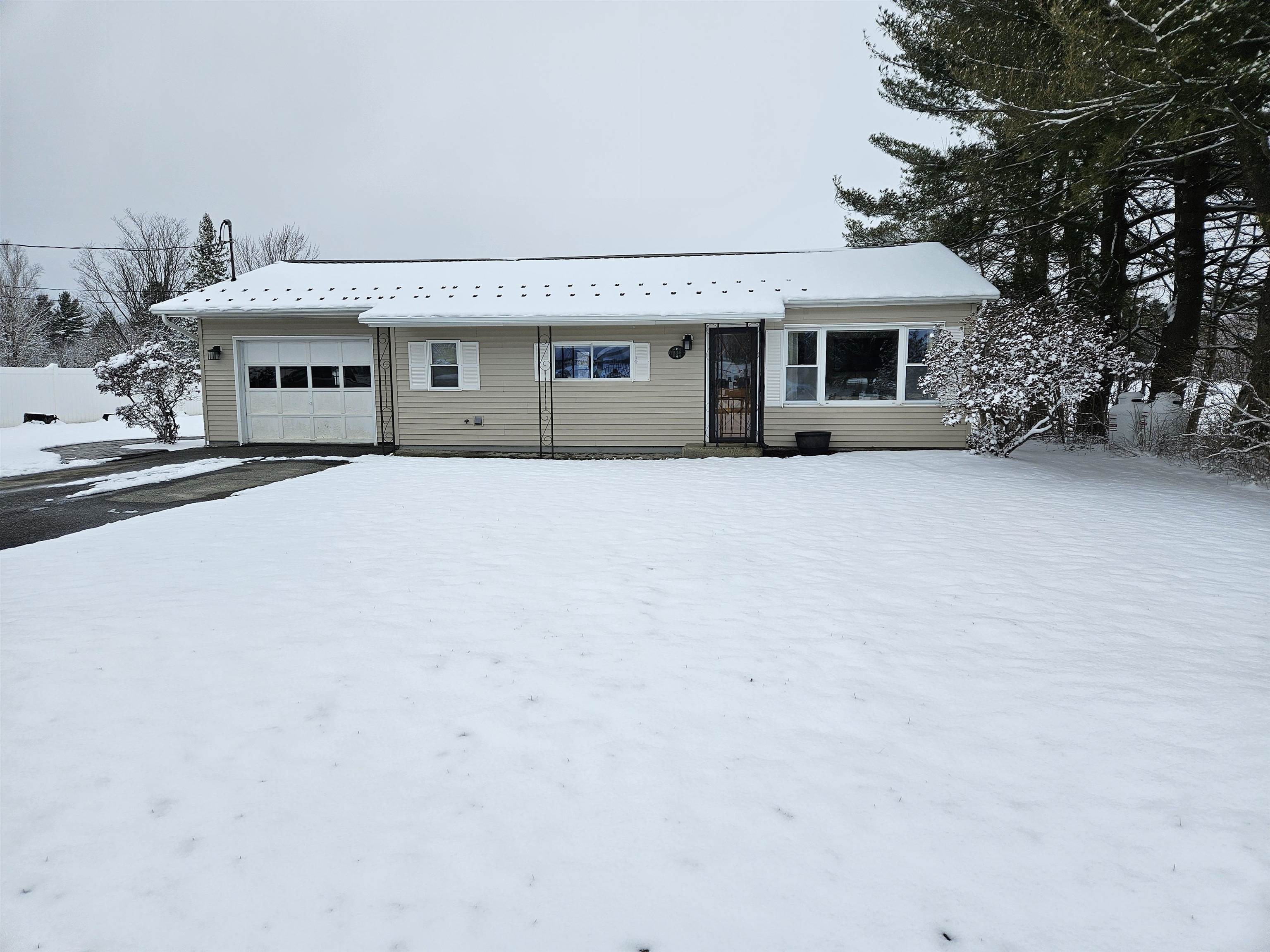 936 Elm Street Derby, VT 05830 - Photo 2 of 21